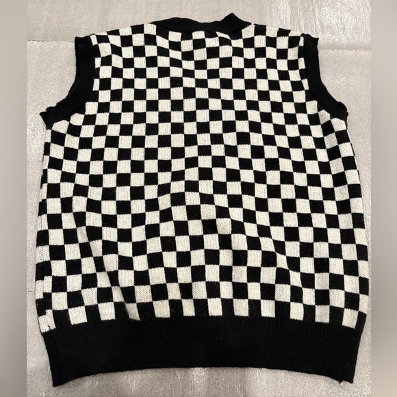 OAK + FORT Monochrome Checkered Knit Vest - Picture 4 of 7